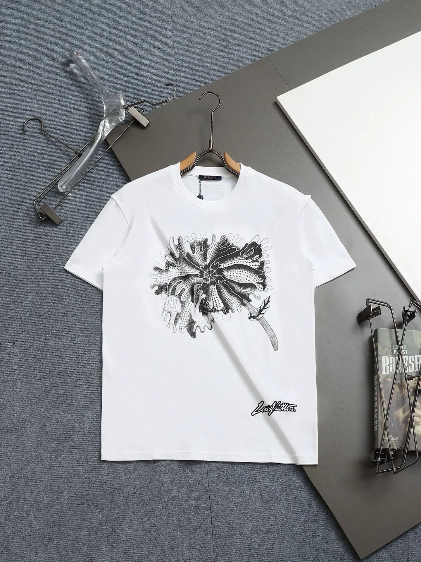 🅿️170 high-quality Louis V* Yayoi Kusama collaboration series, second collaboration, sparks everywhere! The design of this printed tee by Kusama is minimalist but will be fashionable forever! The weight is 250G~The fabric has also undergone a special washing process. The yardage is xs s m l